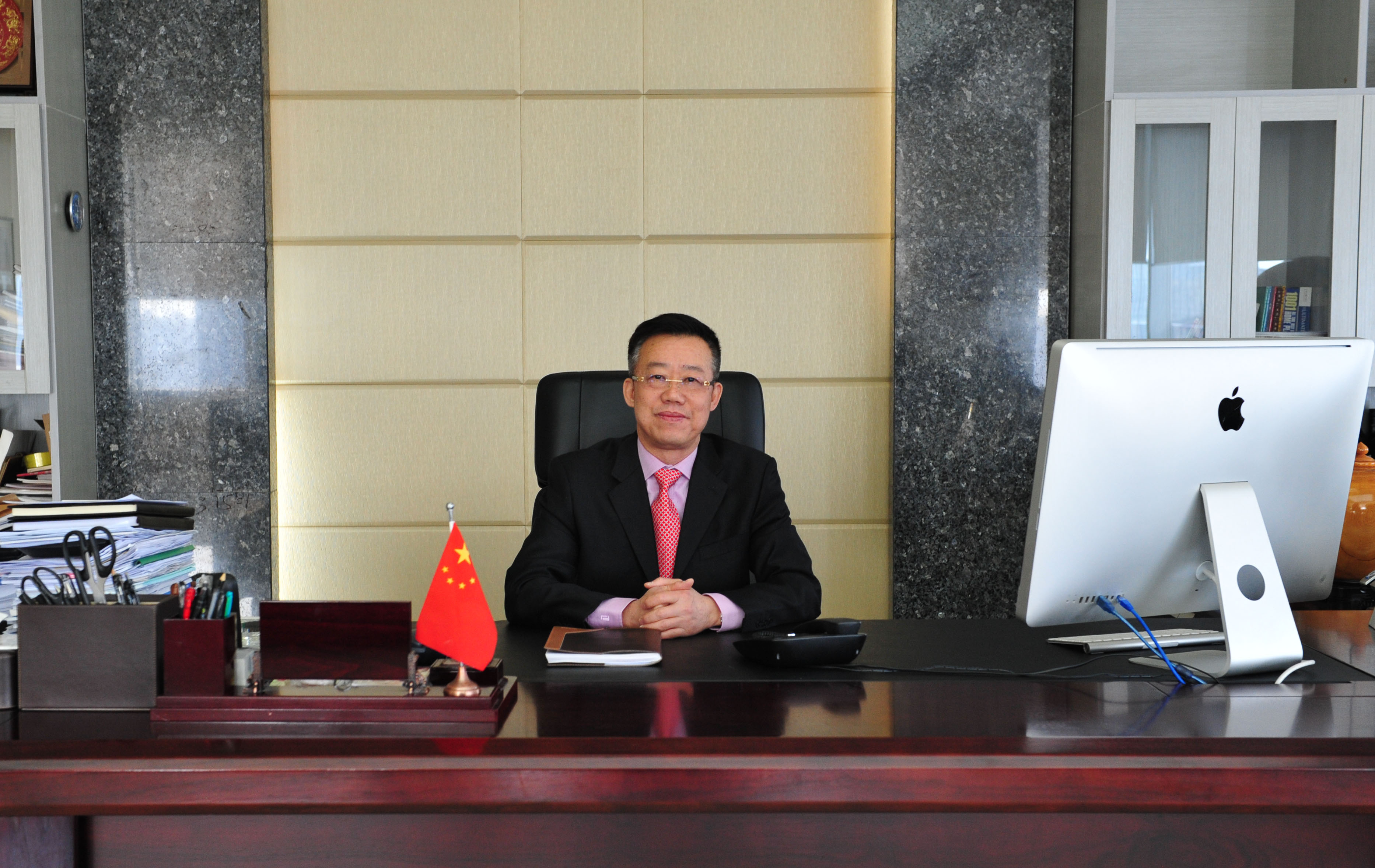 金葉集團董事局主席、總裁袁漢源先生發(fā)表新年祝詞