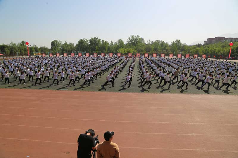 獻(xiàn)禮20年校慶！明德學(xué)院舉辦第十七屆體育文化節(jié)