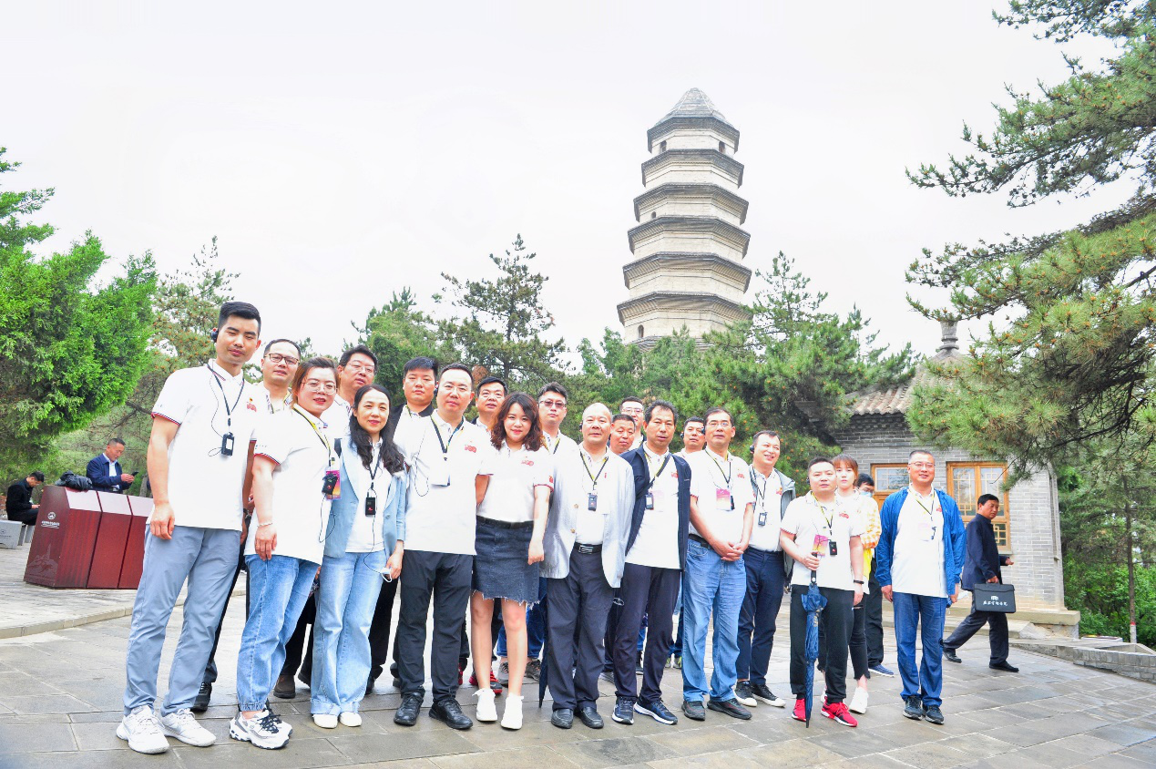 學黨史 銘初心 同心同德同筑中國夢    愛于心 踐于行 圖強圖富圖繪金葉志——陜西金葉科教集團黨委獻禮建黨100周年培訓活動紀事