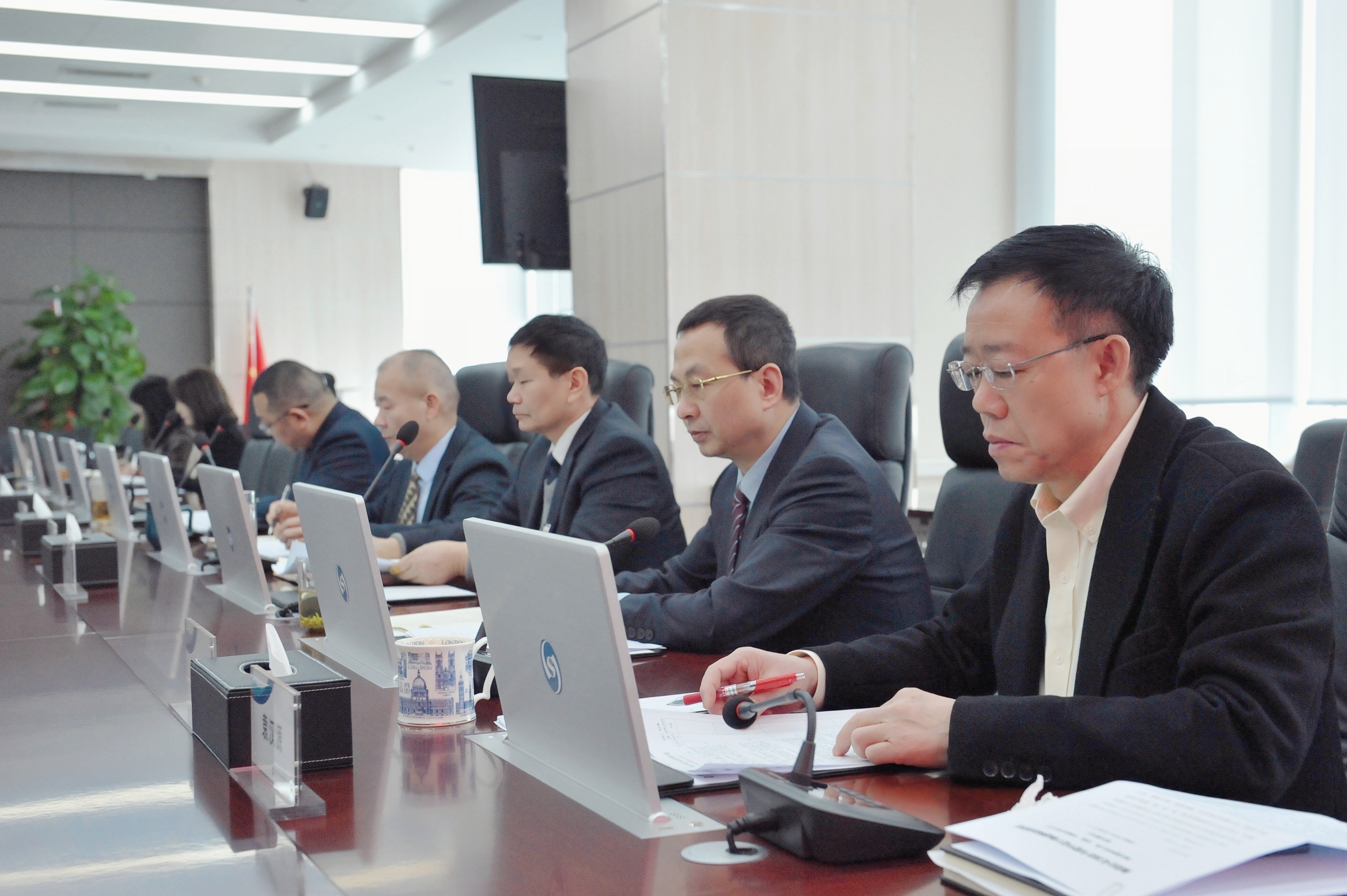 全面總結(jié) 深度剖析 凝練精粹 助力新程 金葉科教集團(tuán)2023年度述職考評(píng)會(huì)議成功召開(kāi)