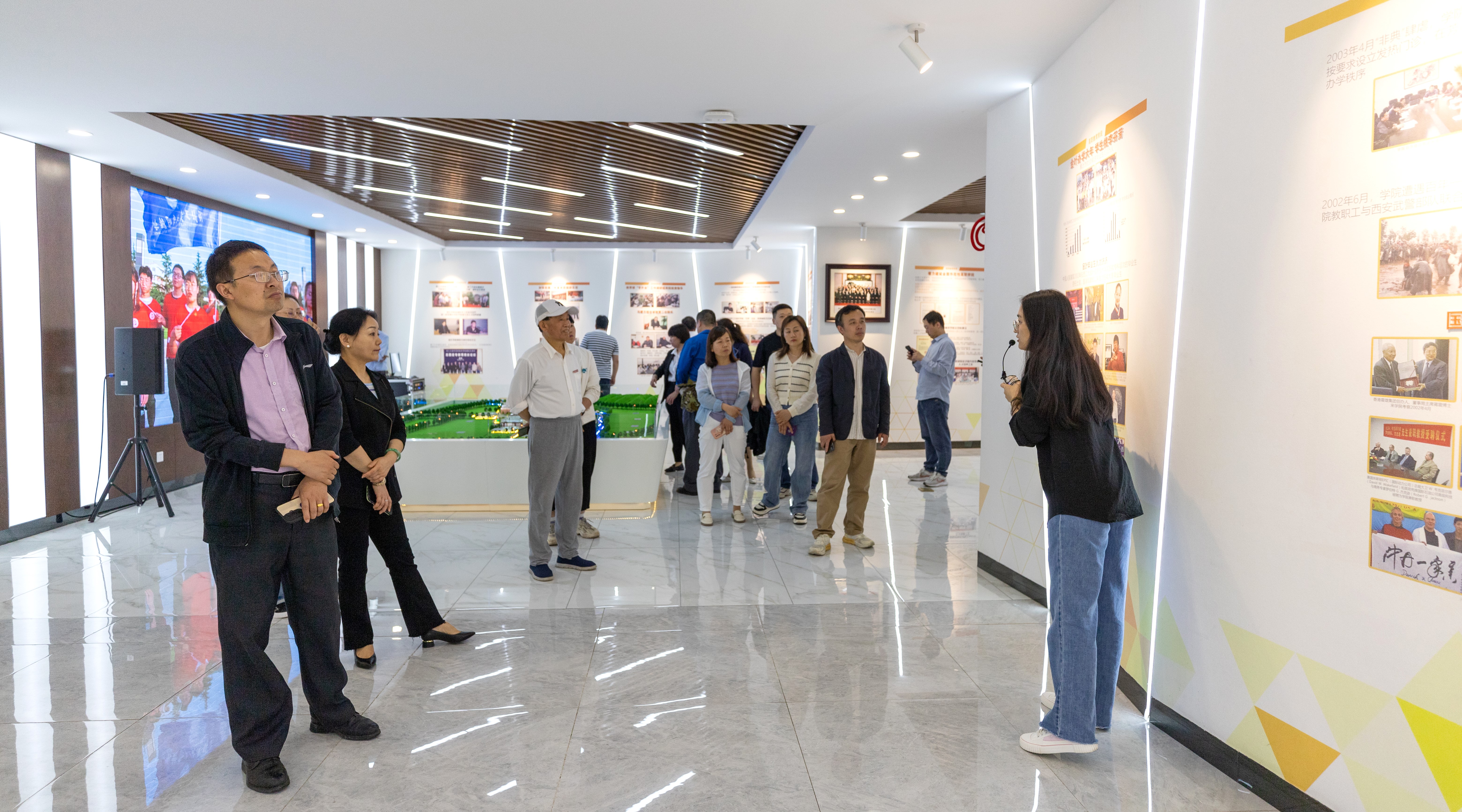 絢爛五月 揚帆奮進——西安明德理工學院喜獲佳績 圓滿召開2024年民辦高校圖書館論壇