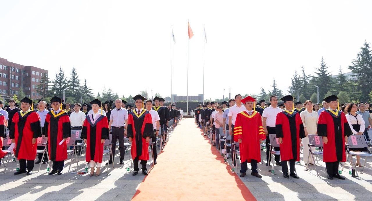 攜青春之志 赴星辰大?！靼裁鞯吕砉W(xué)院舉行畢業(yè)季系列活動
