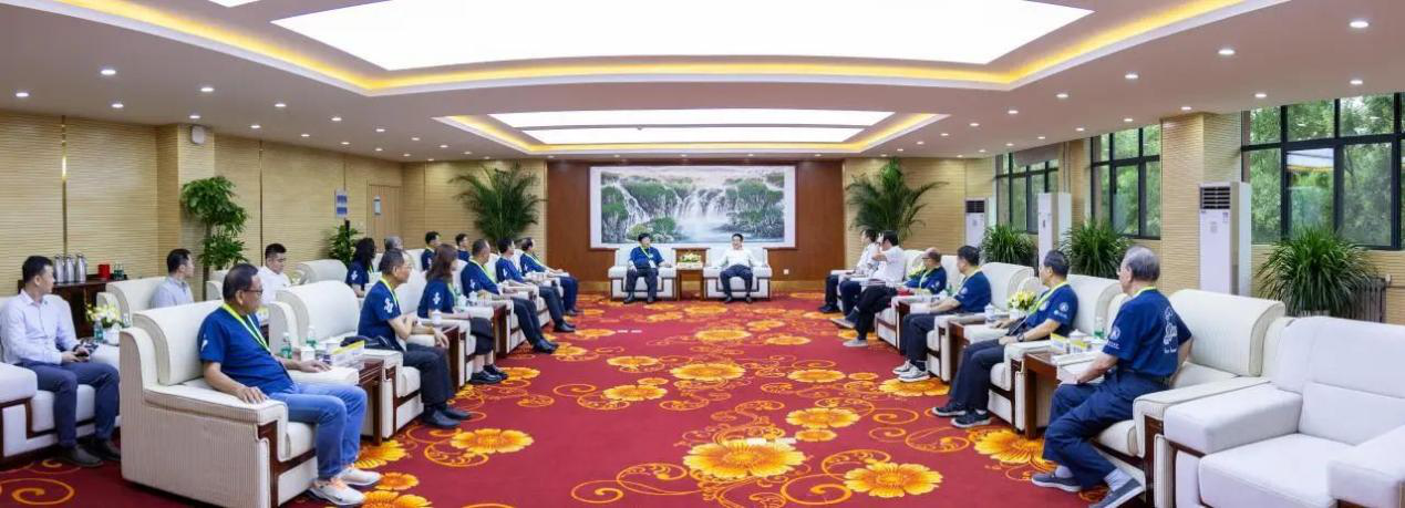 “愛我中華”青年大匯聚火車團歷史文化探索之旅抵陜 省政協副主席楊冠軍在明德學院會見成員代表