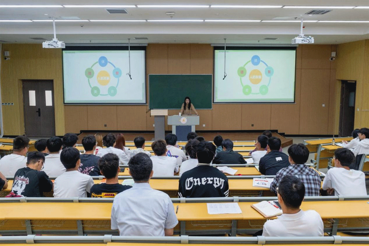 新氣象 新起點 西安明德理工學(xué)院新學(xué)期起航 新校徽正式啟用