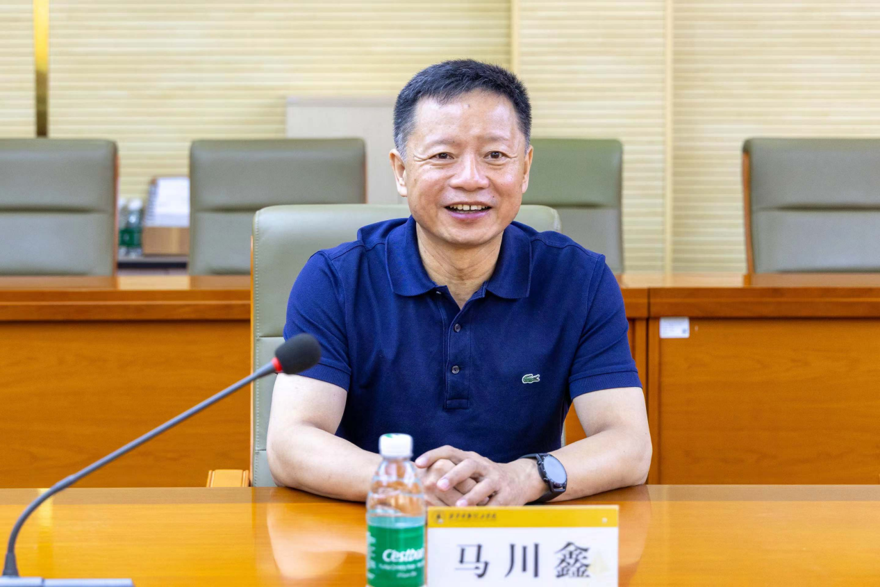 西安明德理工學(xué)院軍訓(xùn)特輯 英模老兵親臨現(xiàn)場宣講 軍事機(jī)構(gòu)領(lǐng)導(dǎo)來校督察