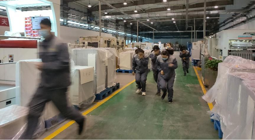 多項(xiàng)措施有效并舉 用實(shí)際行動(dòng)切實(shí)筑牢企業(yè)安全生產(chǎn)防線(xiàn) 金葉科教集團(tuán)深入開(kāi)展2024年安全管理專(zhuān)項(xiàng)行動(dòng)之煙配產(chǎn)業(yè)篇 多項(xiàng)措施有效并舉 用實(shí)際行動(dòng)切實(shí)筑牢企業(yè)安全生產(chǎn)防線(xiàn) 金葉科教集團(tuán)深入開(kāi)展2024年安全管理專(zhuān)項(xiàng)行動(dòng)之煙配產(chǎn)業(yè)篇